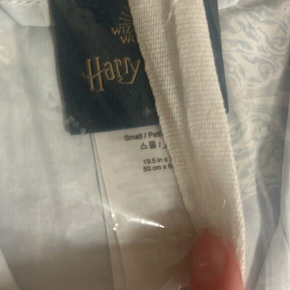 Pottery Barn Harry Potter Snowflakes Metallic Pajama Set Button Shirt NWT Small - Picture 4 of 6